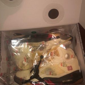 OFF WHITE SAIL JORDAN RETRO 5